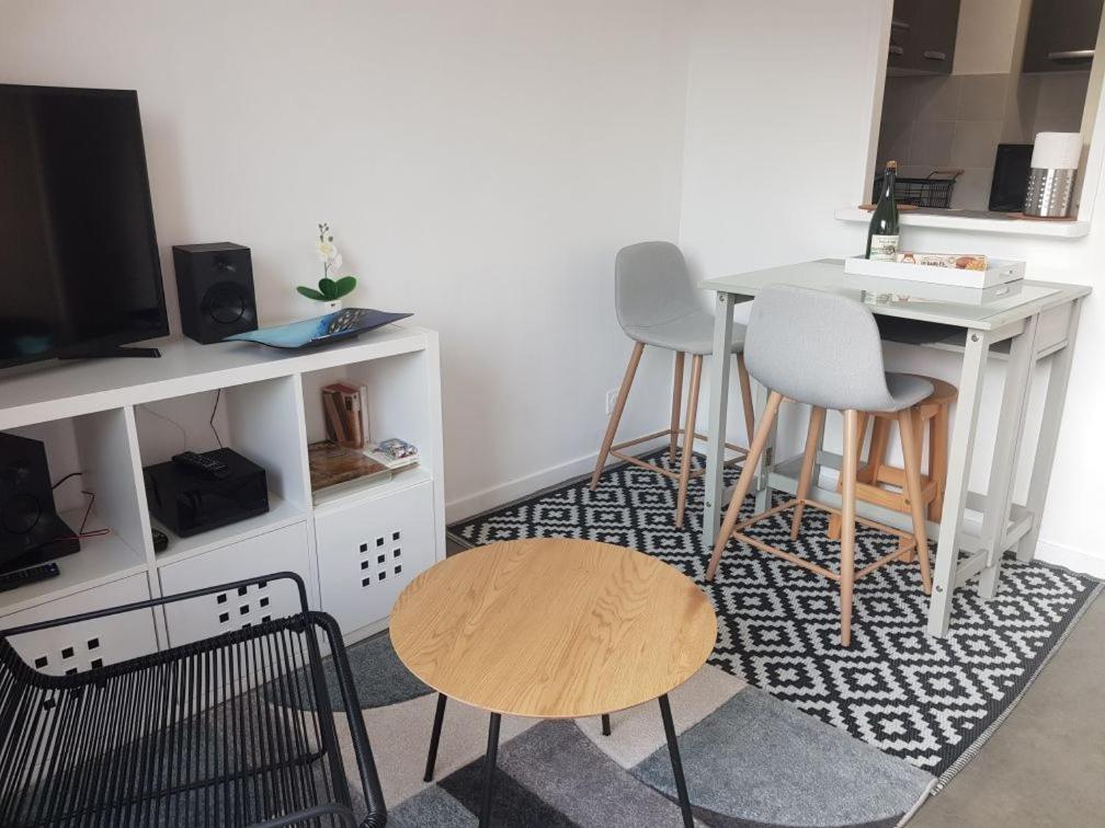 Liza 2 Pieces Vue A Apartment